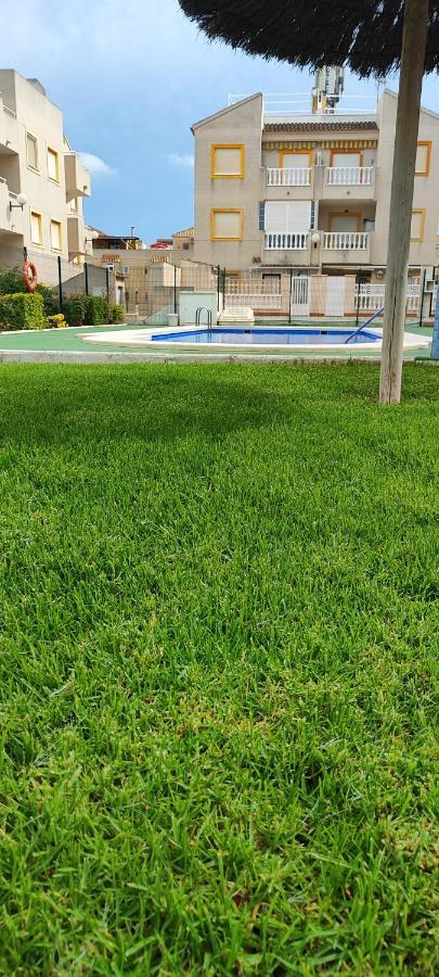 Apartmán Parque Aromatico Con Dos Piscinas Torrevieja Exteriér fotografie